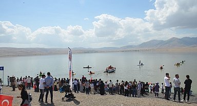 Bulanık'ta 'Su Sporları ve Plaj Oyunları Şenliği' düzenlendi