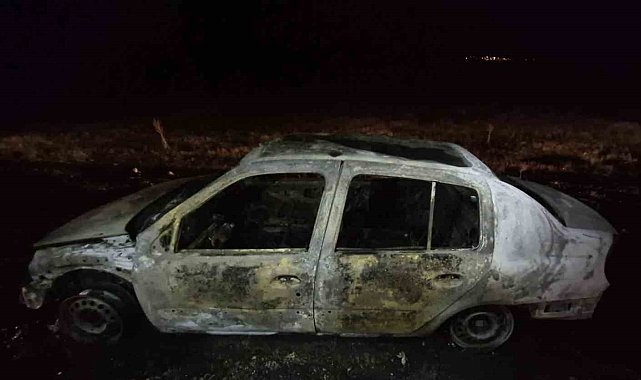 Burdur'da araç yangını otluk alana sıçradı: 2 bin metrekare alan yandı