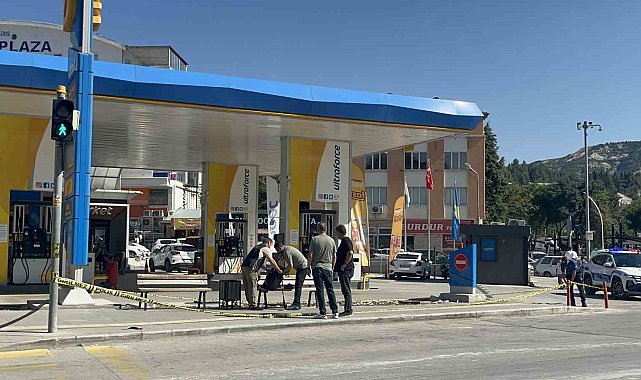 Burdur'da şüpheli çanta fünye ile patlatıldı