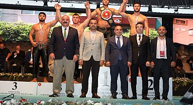 Bursa Büyükşehir güreşçisinden Cumhurbaşkanlığı Kupası'nda üçüncülük başarısı