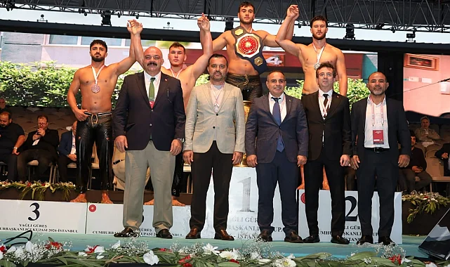 Bursa Büyükşehir güreşçisinden Cumhurbaşkanlığı Kupası'nda üçüncülük başarısı