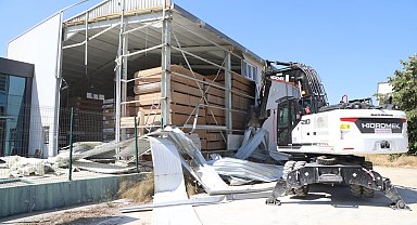 Bursa Nilüfer'de üç ayrı mahallede yıkım