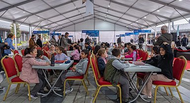 Bursa Osmangazi'de minik kitapseverler hem öğrendi hem eğlendi
