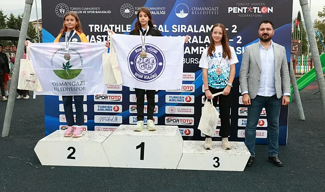 Bursa Osmangazili kardeşler aynı kürsüde ödül aldı