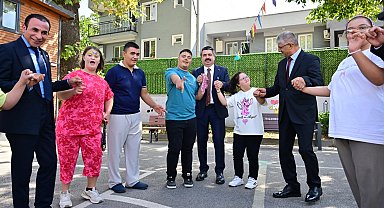 Bursa Yıldırım'da özel öğrencilerin heyecanına ortak oldu