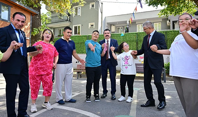 Bursa Yıldırım'da özel öğrencilerin heyecanına ortak oldu