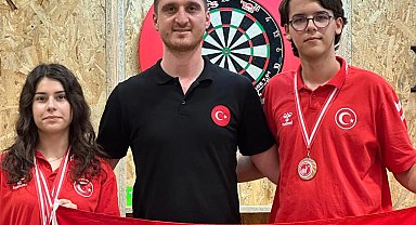 Bursa Yıldırımlı dartçılardan 'milli' gurur