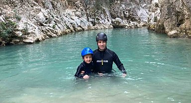 Bursa'nın en genç kanyoncusu: 8 yaşındaki Asya, Abadiye Kanyonu'nu geçti