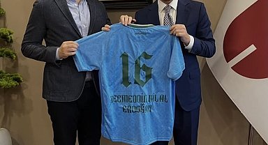 Bursaspor Başkanı Çelik'ten Bilal Erdoğan'a özel forma