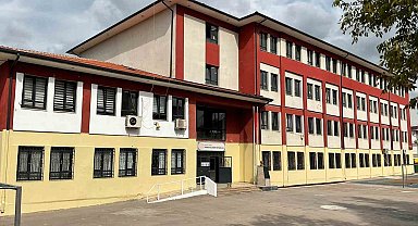 Büyükşehir'den 139 okula boya desteği