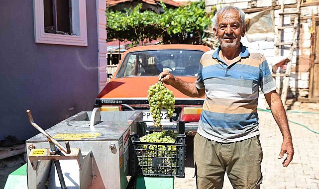 Büyükşehir'den üzüm üreticilerine makine desteği