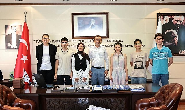 Büyükşehir'den YKS'de dereceye giren öğrencilere ödül