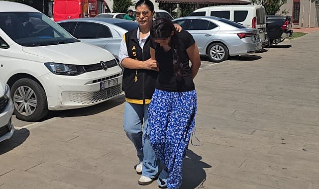 Camiye namaz kılmaya gitti, yankesicilerin hedefi oldu: Cüzdanı ve altını çalındı