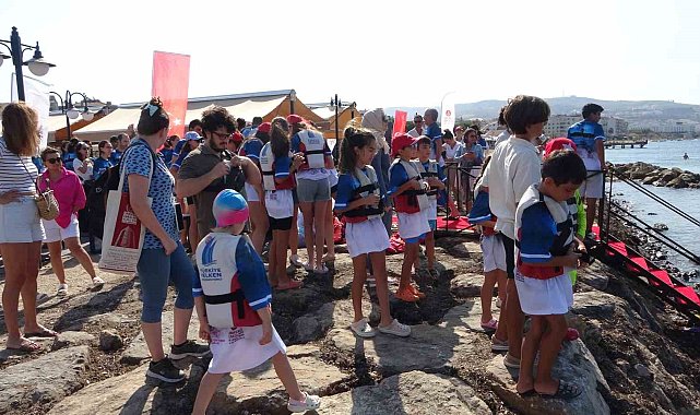 Çanakkale'de gençler, tarih için dalıp yelkenler fora dedi