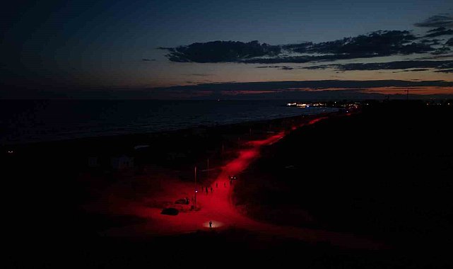Carettalar için deniz yoluna LED ışık döşendi