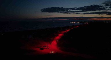 Carettalar için deniz yoluna LED ışık döşendi