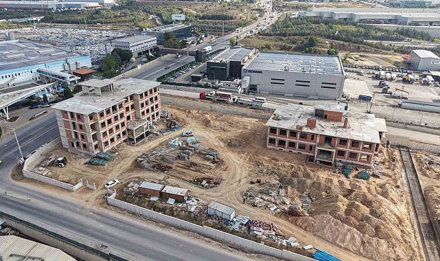 Çayırova'da inşa edilen meslek lisesinin kaba inşaatı tamamlandı