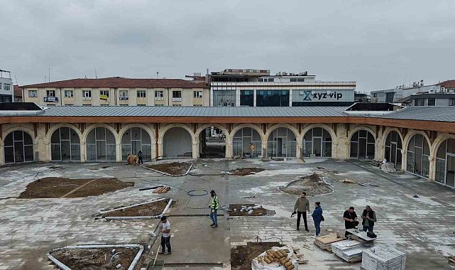 Cedidiye kent meydanında dönüşüm tamamlanıyor