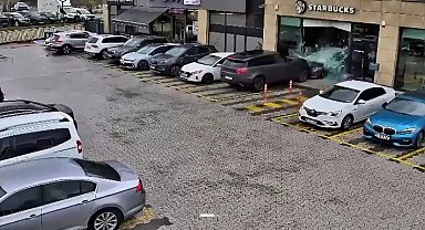 Çekmeköy'de kaza ucuz atlatıldı: Sürücüsünün kontrolünden çıkan cip kafeye daldı