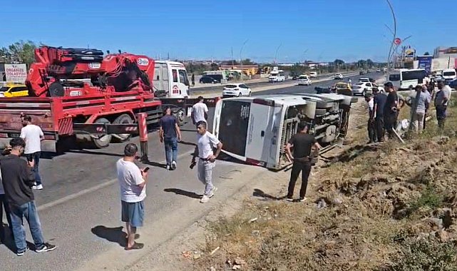 Çerkezköy'de yolcu minibüsü direği devirdi yan yattı: 1 bebek 2 çocuk yaralandı
