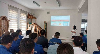 Cezaevi personeline kadına yönelik şiddetle mücadele anlatıldı