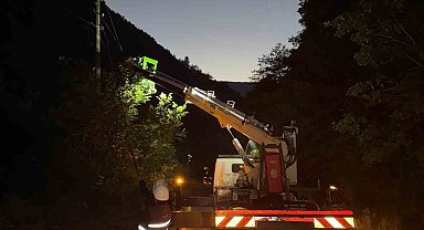 Çoruh EDAŞ, yağıştan etkilenen Rize ve Trabzon'da 120 saha çalışanıyla arızaları giderdi