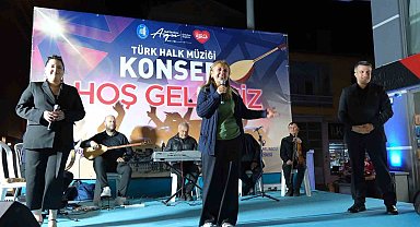Çorum Belediyesi'nin mahalle şenliğinde vatandaşlar unutulmaz bir akşam yaşadı