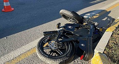 Çorum'da minibüsün çarptığı elektrikli bisikletli çocuk yaralandı