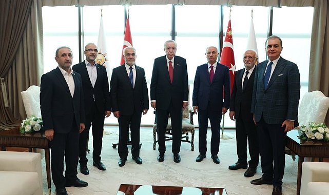 Cumhurbaşkanı Erdoğan, HÜDA PAR Genel Başkanı Yapıcıoğlu'nu kabul etti