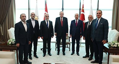 Cumhurbaşkanı Erdoğan, HÜDA PAR Genel Başkanı Yapıcıoğlu'nu kabul etti
