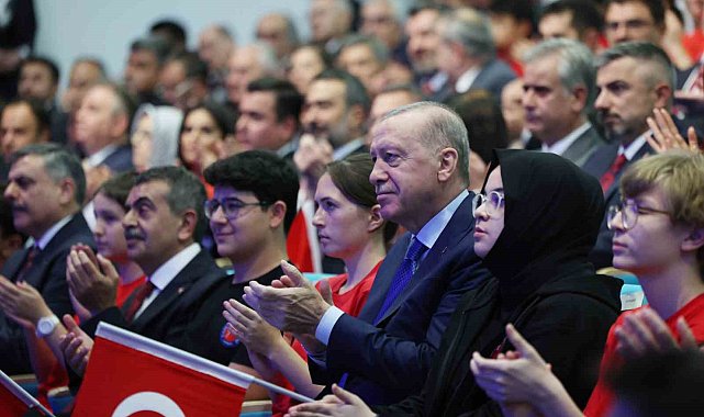 Cumhurbaşkanı Erdoğan: "Milletçe hepimizi sevindirmesi gereken bu başarıyı maalesef birilerinin önemsizleştirmeye çalıştıklarını görüyoruz"
