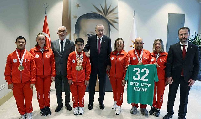 Cumhurbaşkanı Erdoğan, Türkiye Özel Sporcular Spor Federasyonu temsilcileriyle bir araya geldi
