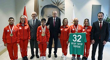 Cumhurbaşkanı Erdoğan, Türkiye Özel Sporcular Spor Federasyonu temsilcileriyle bir araya geldi