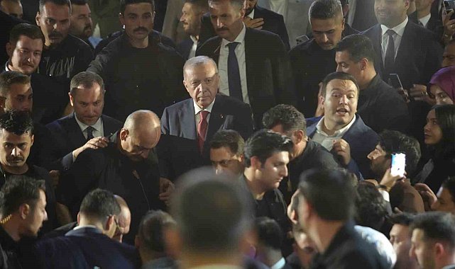 Cumhurbaşkanı Erdoğan'a Samsun'da vatandaşlardan sevgi gösterisi