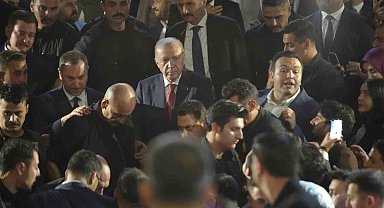 Cumhurbaşkanı Erdoğan'a Samsun'da vatandaşlardan sevgi gösterisi