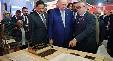 Cumhurbaşkanı Erdoğan'dan 'kitap' vurgusu... "Bizi köklerimize bağlayan en güçlü damar"