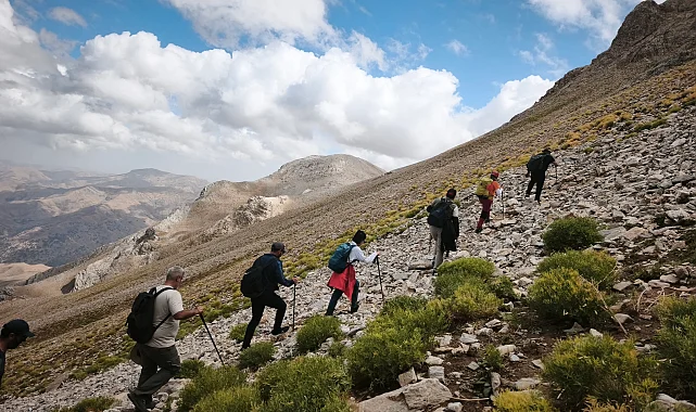 Dağcılar Mereto Zirvesi'ne tırmandı