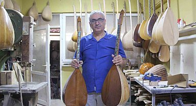Dededen toruna uzanan müzik mirasını bağlamayla yaşatıyor