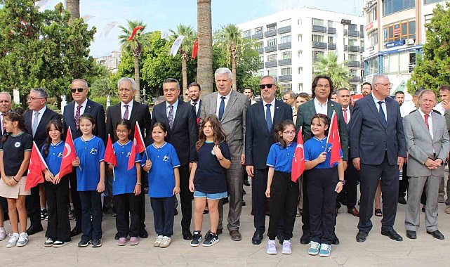 Denizli'de 2026-2027 eğitim öğretim yılı çelenk töreniyle başladı