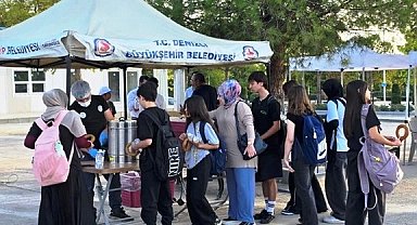 Denizli'de okul yolunda öğrencilere sıcak sürpriz