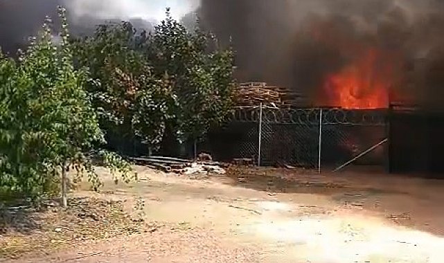 Depoda çıkan yangın ekiplerin hızlı müdahalesiyle söndürüldü