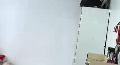 Depremde Gaziantep'teki bir evin tavanında kısmi çökme meydana geldi