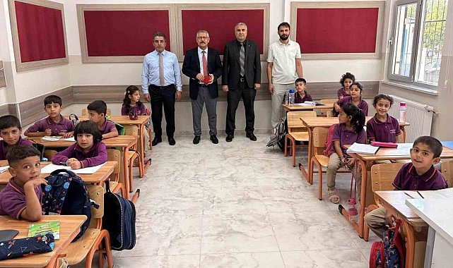 Depremde yıkılan Küçüklü İlkokulu yeni binasında eğitim-öğretime başladı