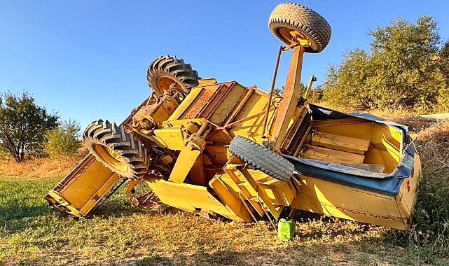 Devrilen biçerdöverin operatörü yaralandı