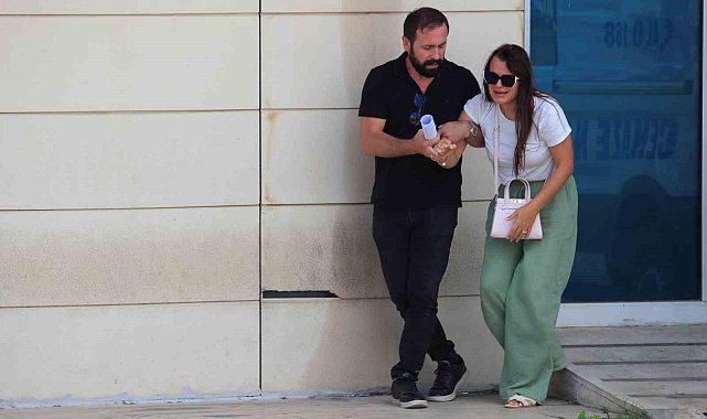 Devrilen tırın altında kalarak hayatını kaybeden genç kadının cenazesi gözyaşlarıyla teslim alındı