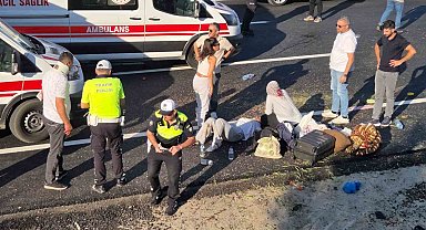Direksiyon hakimiyetini kaybetti, karşı şeritteki iki otomobile çarptı: 1 ölü, 7 yaralı