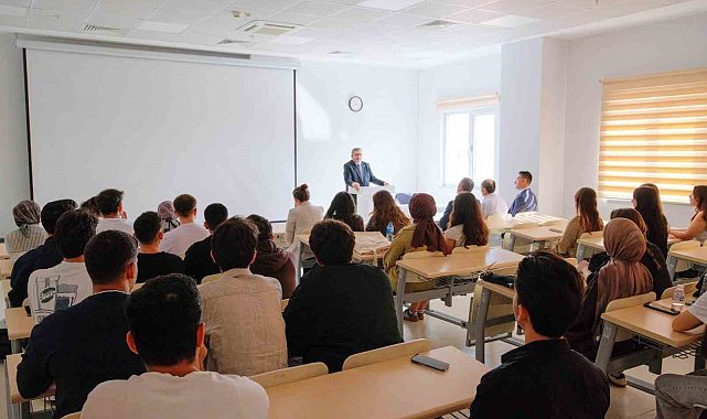 Diş Hekimliği Fakültesinde yeni eğitim yılının ilk dersi gerçekleştirildi
