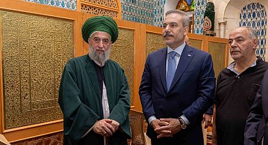 Dışişleri Bakanı Fidan, Selahaddin Eyyubi Türbesi ve Türk Hava Şehitliği'ni ziyaret etti