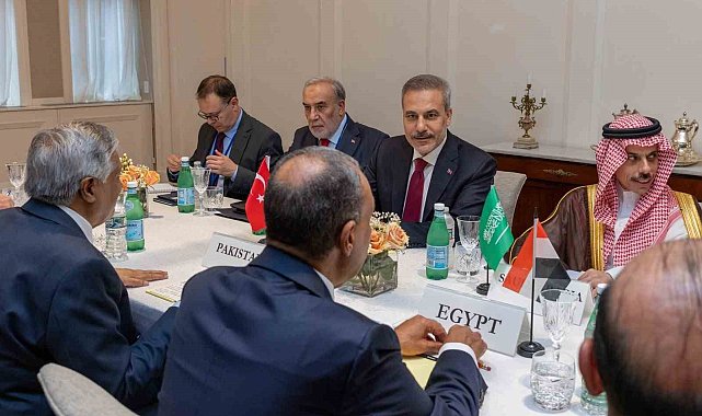 Dışişleri Bakanı Fidan, Türkiye-Mısır-Pakistan-Suudi Arabistan Dışişleri Bakanları Toplantısı'na katıldı