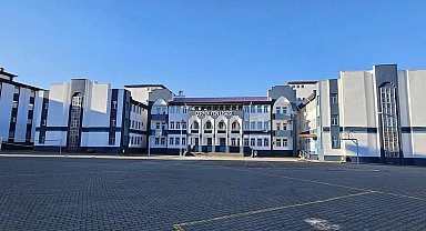 Diyarbakır'da 11 öğrenci zehirlenme şüphesiyle hastaneye kaldırıldı